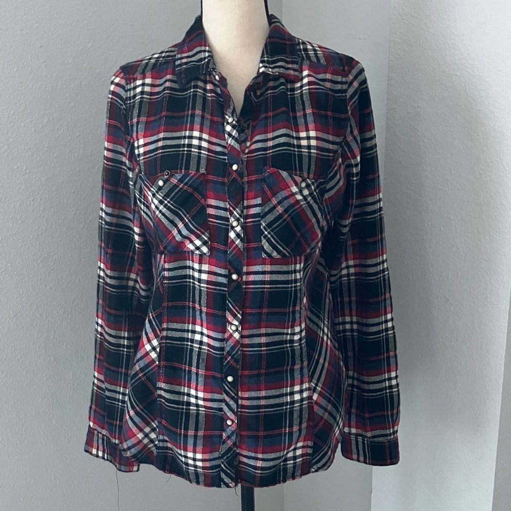 MAURICES Women's flannel plaid button-down shirt | L